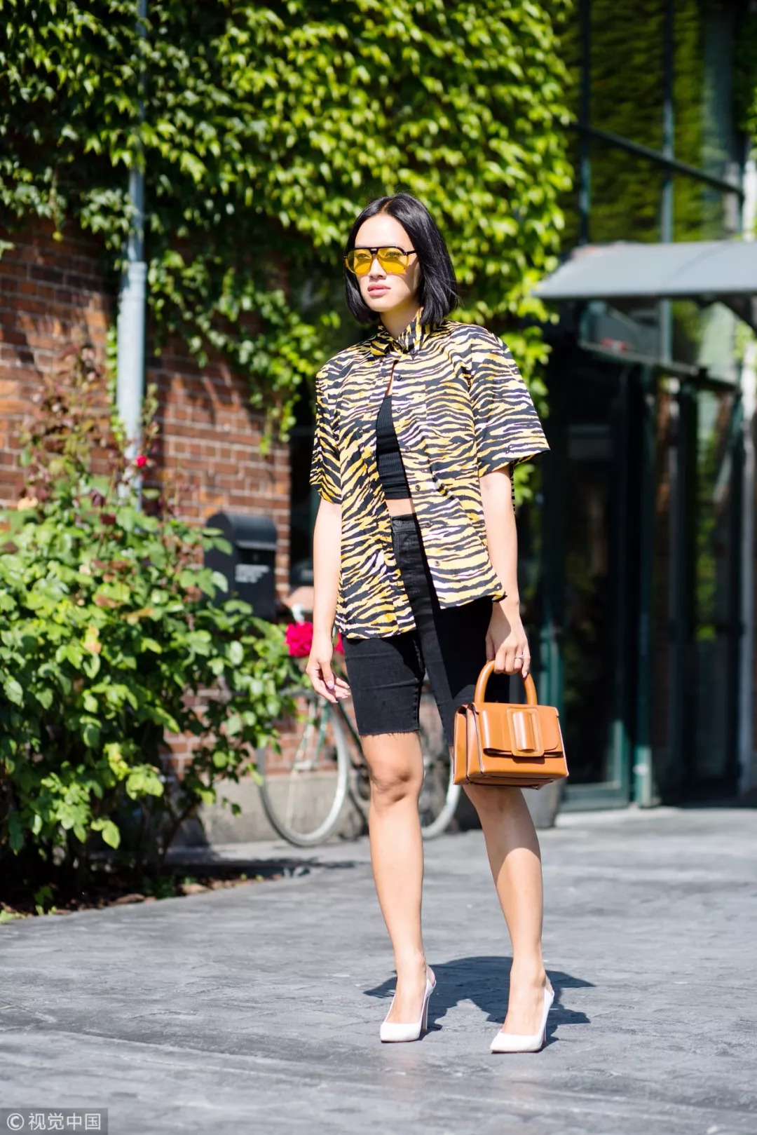 衬衣是秋季必不可少的百搭神器,夏秋交替时尚衬衫