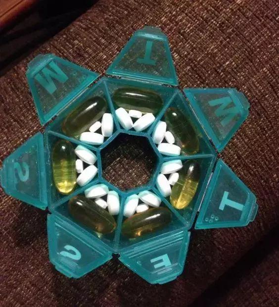 濂冲鐢熶功鍖呴噷蹇呭鐗╁搧,濂冲鐢熶功鍖呴噷鐨勫繀澶囧搧