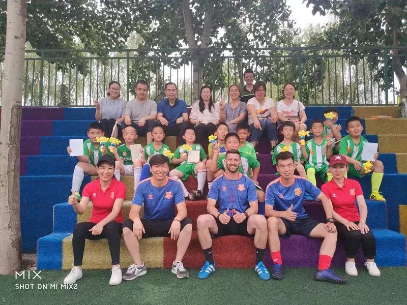 你想和梅西踢足球吗,梅西逆天停球技术