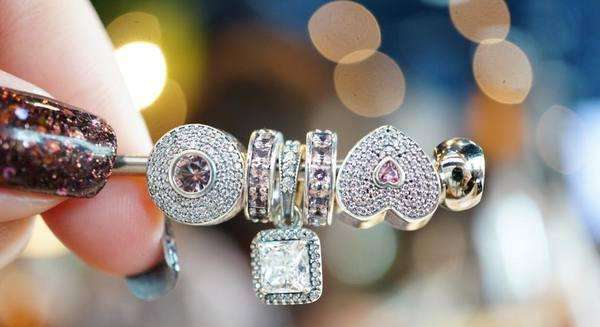 明明可以靠脸吃饭偏偏要靠嘴,明明可以靠脸吃饭偏偏要靠实力