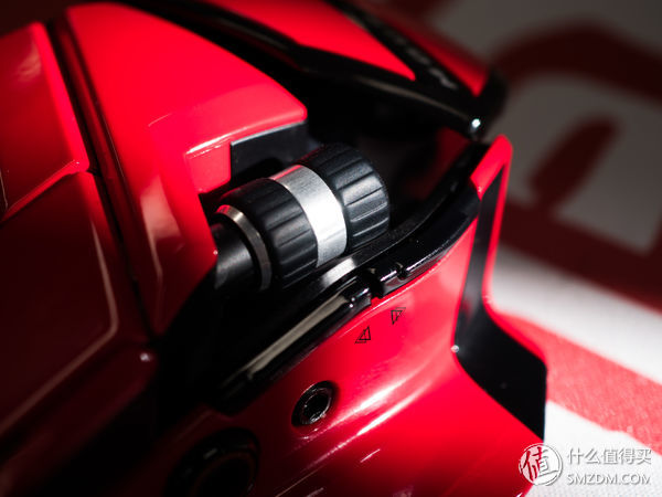 赛博朋克撞色鼠标测评,赛博朋克风发光线条