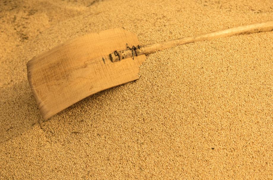 小米是浅黄色好还是暗黄色好,选小米好还是红米好