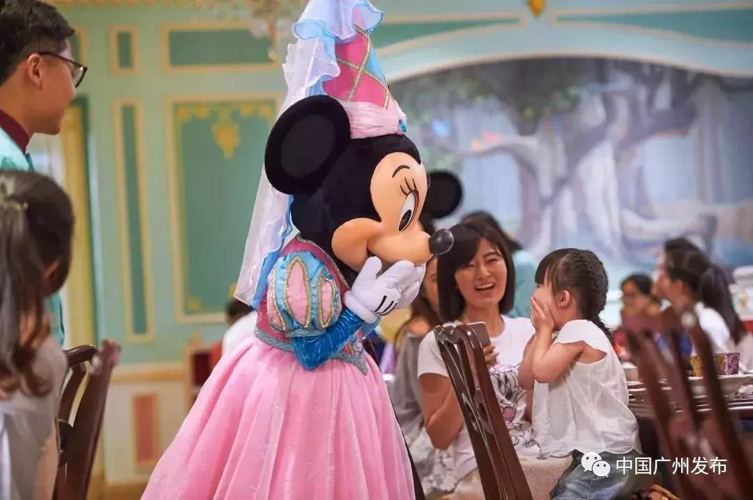 黄山迪士尼门票多少钱,上海迪士尼和黄山哪个好玩