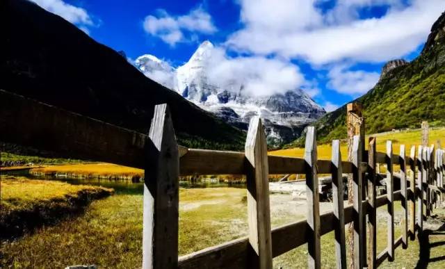 老子不上班请假去稻城,9月不上班了句子