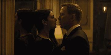 她是全球公认的最性感女神，“裸露”却不情色的人间*物尤**！