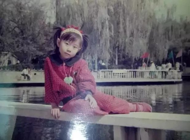 还记得这部童年追过的电视剧吗,90后小时候穿过的套装