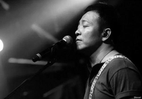 许巍最好听的十首歌曲串烧,许巍十首经典歌曲都是你