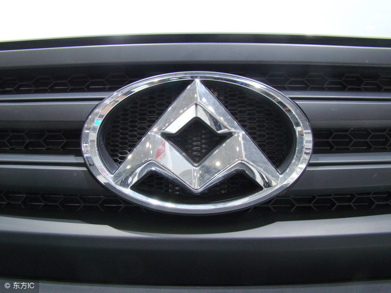 13年迈腾1.8t豪华版现在值得买吗,17年迈腾1.8t豪华版二手车多少钱