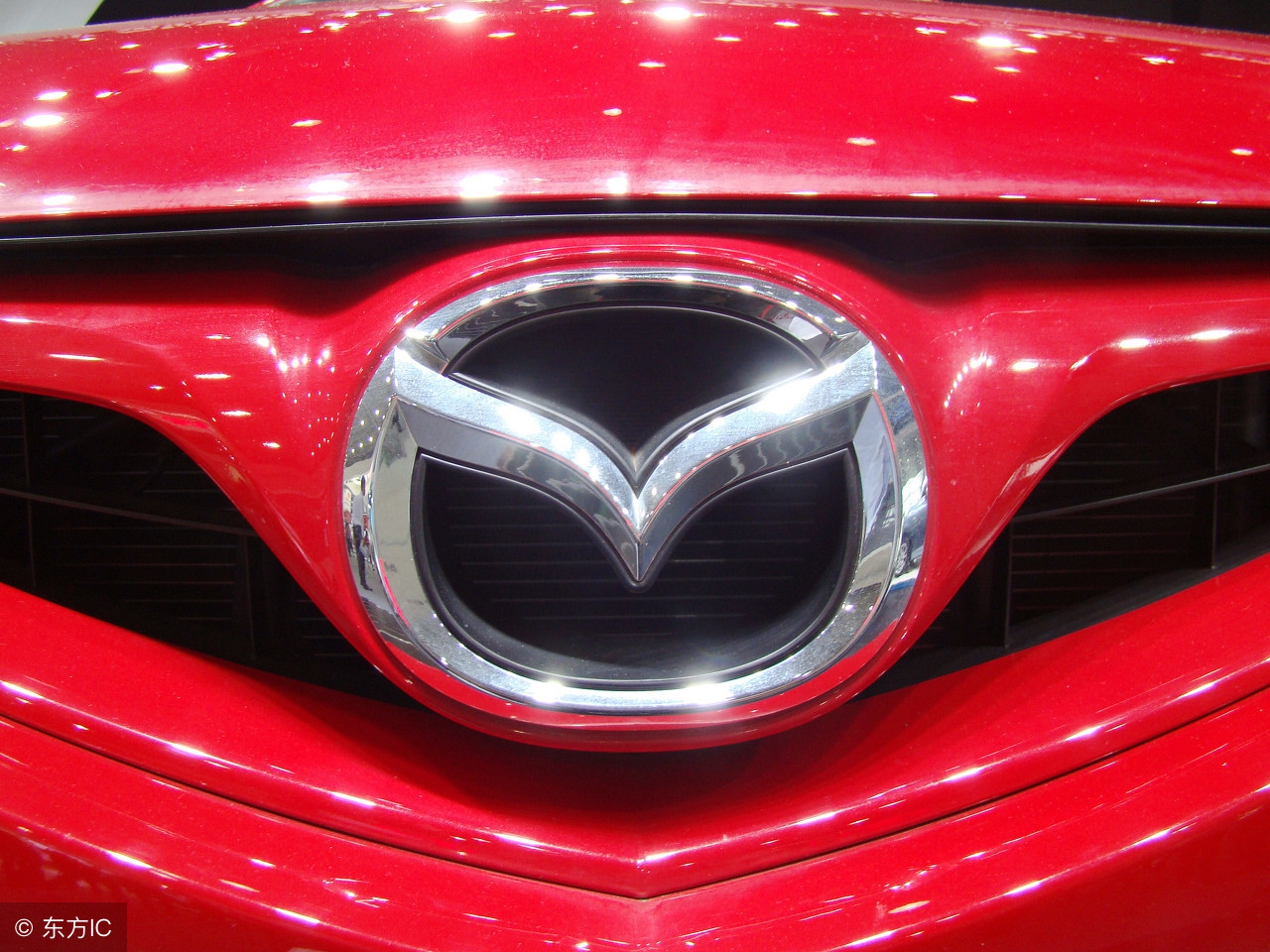 13年迈腾1.8t豪华版现在值得买吗,17年迈腾1.8t豪华版二手车多少钱