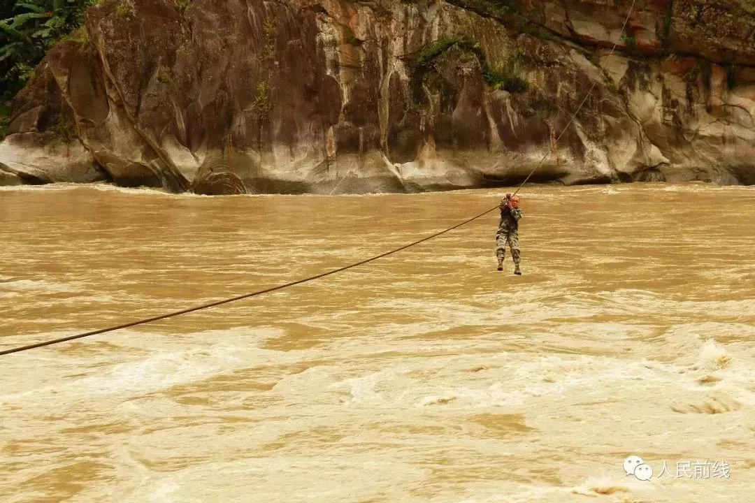 西藏墨脱军人的照片,西藏军人真实照片