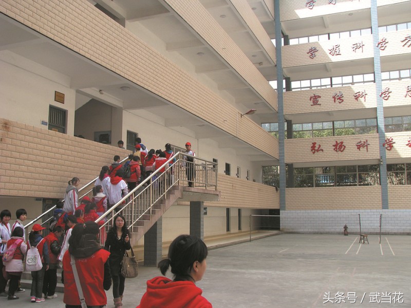 十堰有多少东风的学校,十堰中小学怎么样