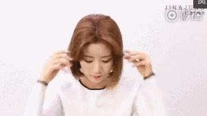 适合圆脸显年轻的齐刘海造型,剪个刘海换个人发朋友圈