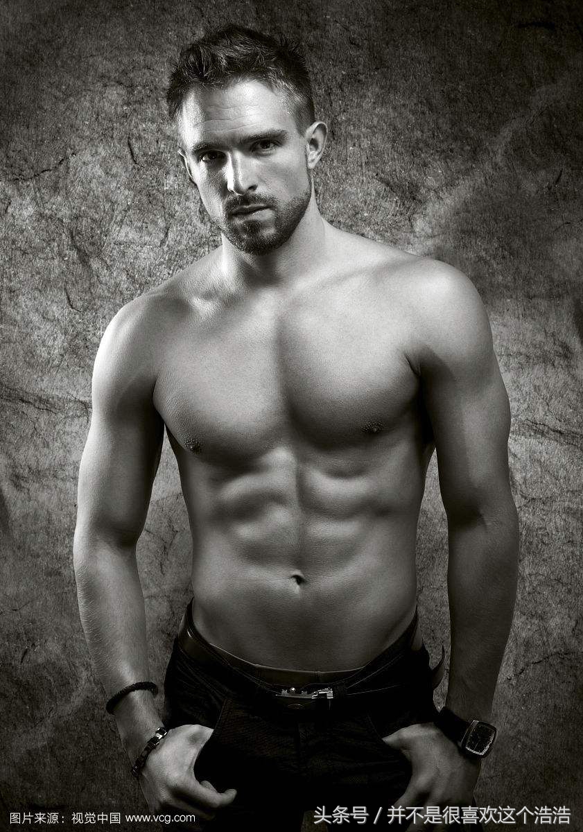 兄弟胸肌怎么练的,两兄弟5分钟快速练出腹肌