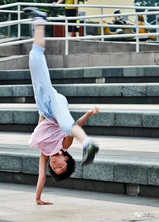 侧空翻、倒立行走、十级跳箱，日本幼儿园“变态”课甩我们十条街