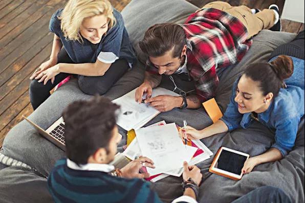 当你不会英文怎么化解尴尬,尴尬往往就在不经意间发生