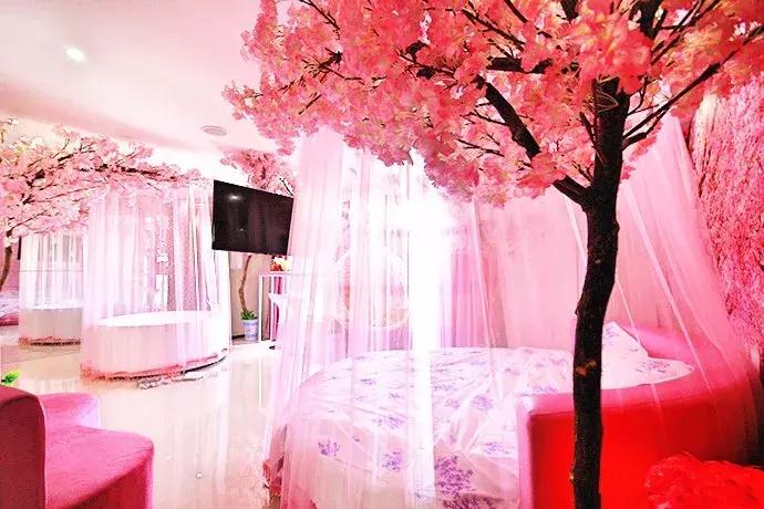 郑州曼哈顿哪个地方适合约会,秋天约会去郑州哪里比较好