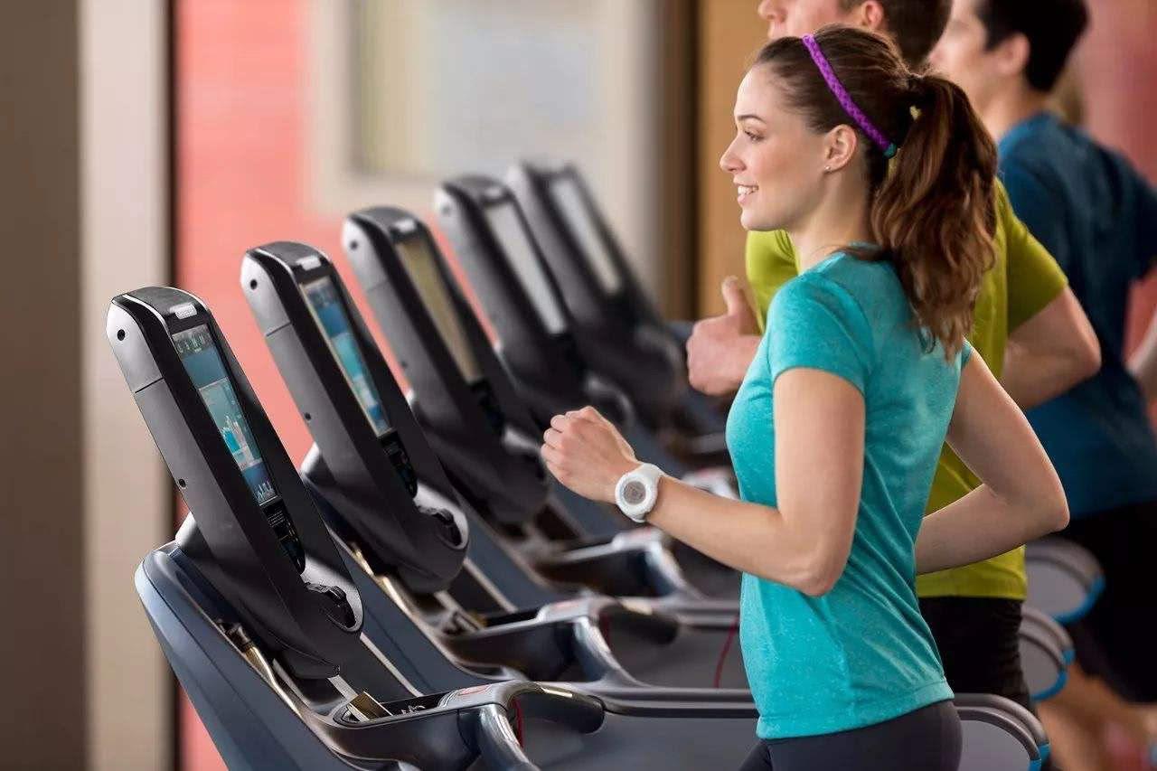 亿健精灵elf智能跑步机视频,亿健air跑步机测评