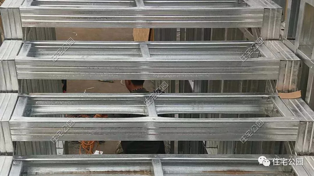 河北保定曲阳轻钢别墅,农村100平方10万元左右的轻钢别墅