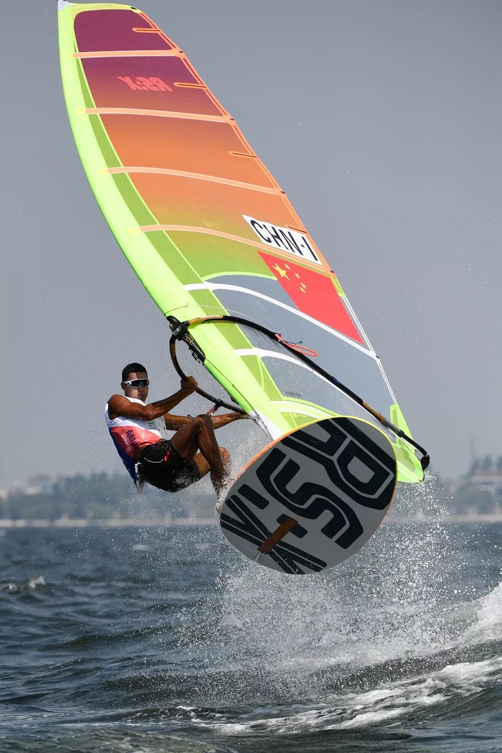 海南选手夺冠领奖,海南亚运会金牌名单