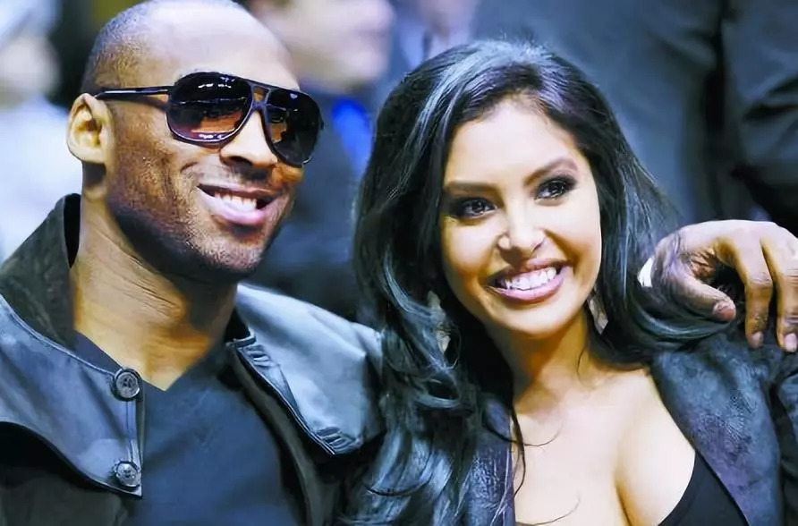 热搜吐槽,网友调侃最近的热搜