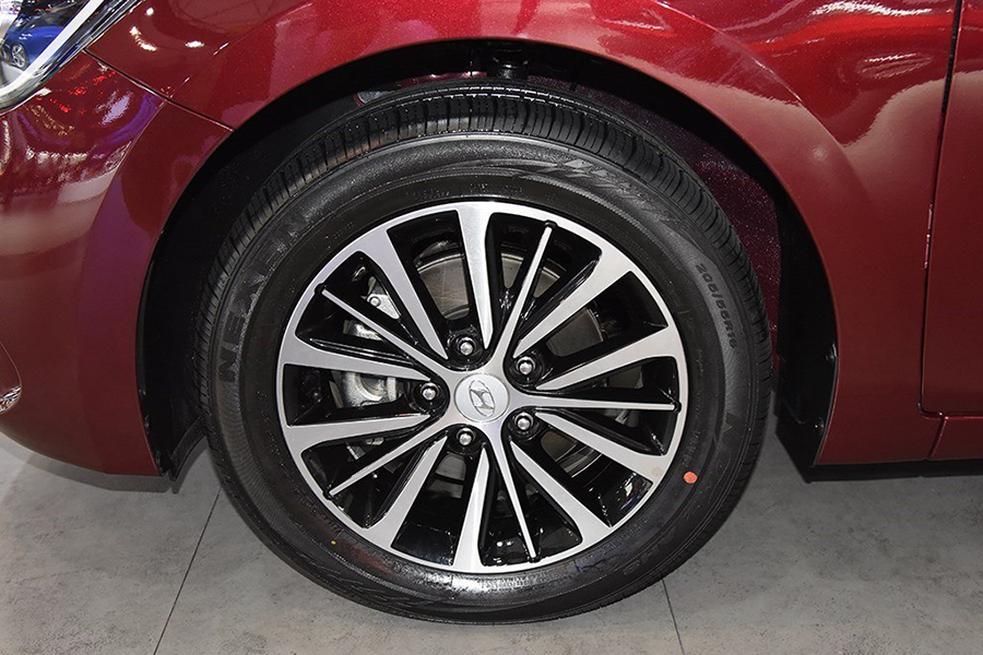 现代逸行旅行版,现代旅行车逸行试驾视频