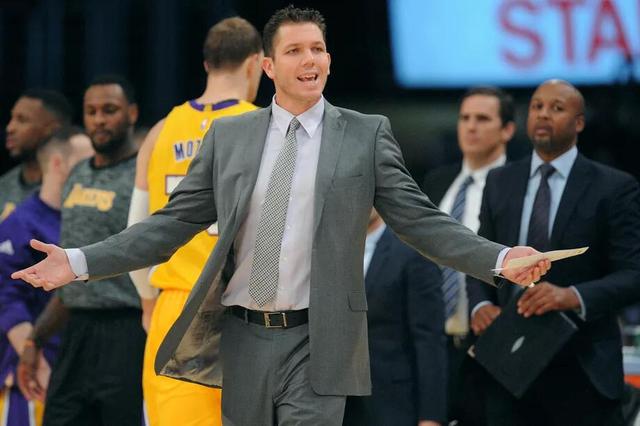 3800万锁定！不是KD和卡哇伊湖人教头亲邀约Smith：非他莫属！