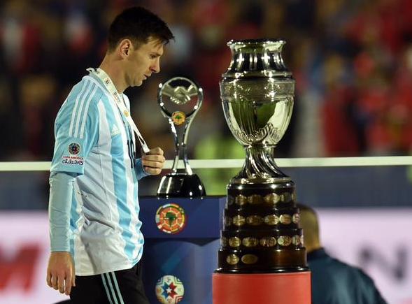 梅西为什么只有七次世界足球先生,梅西有几次被评为世界足球先生