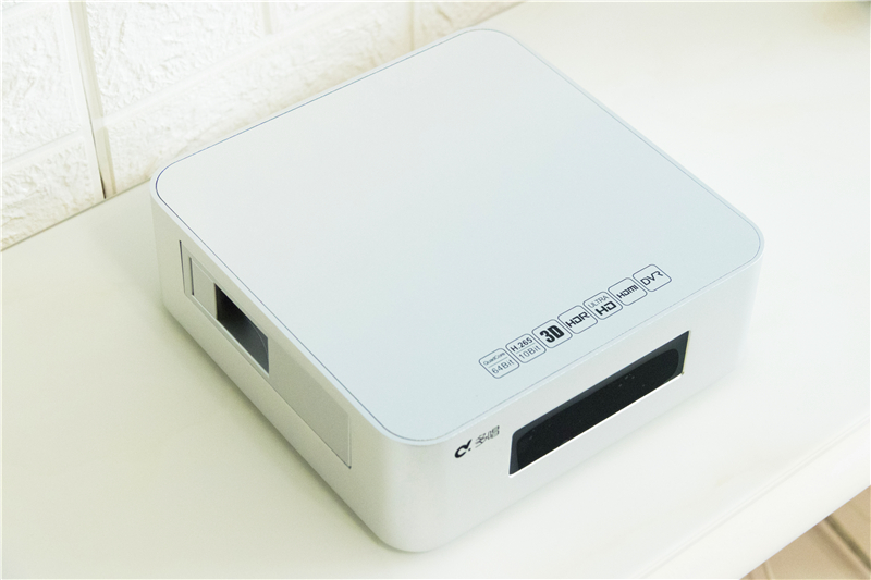 打造家庭影院好一点的要花多少钱,打造家庭版影院用什么投影仪