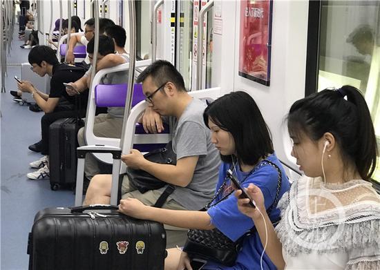 女人近视12000度,女孩近视1800