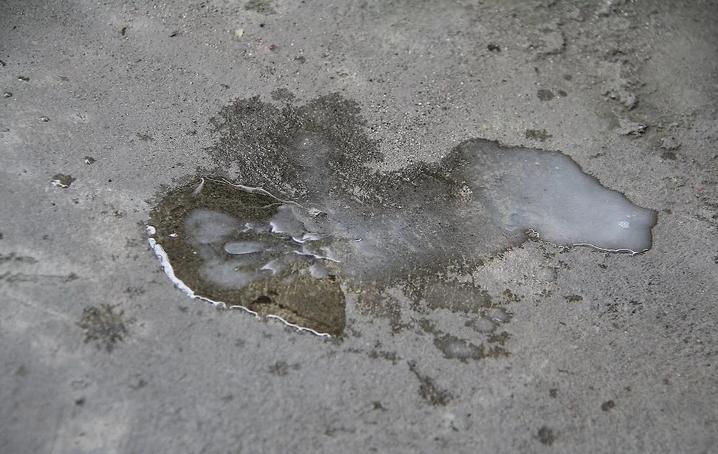 汽车养护小窍门搞笑,汽车油迹怎么清洁