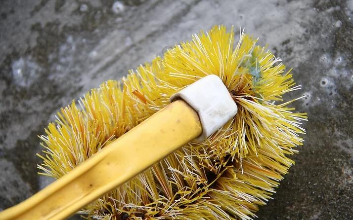 汽车养护小窍门搞笑,汽车油迹怎么清洁