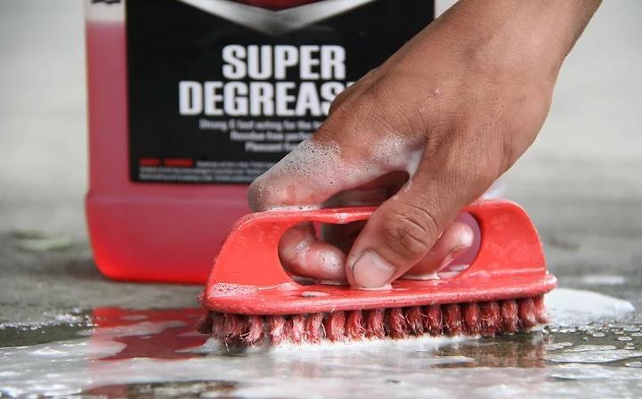 汽车养护小窍门搞笑,汽车油迹怎么清洁