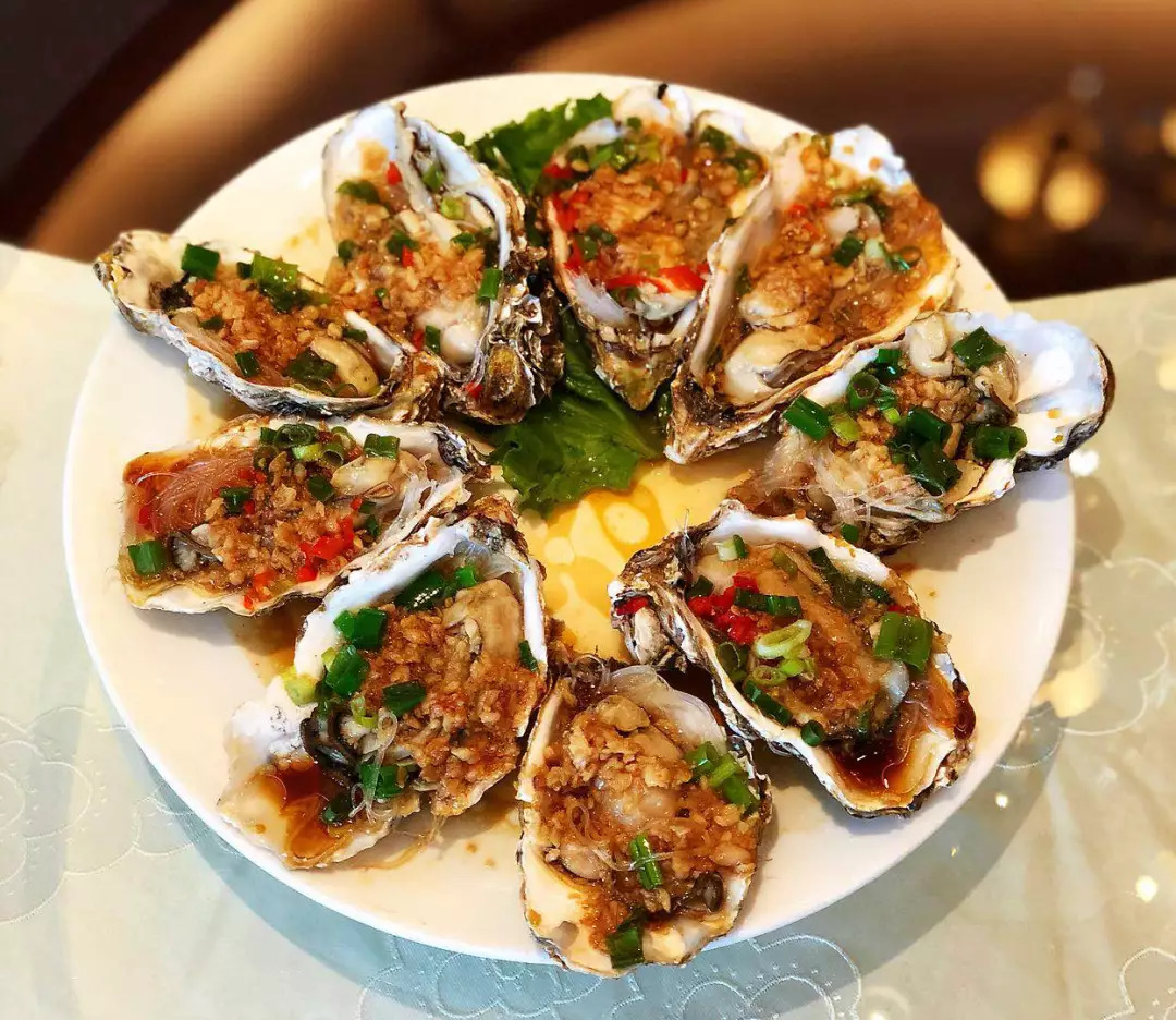 王炸！大连10家饭店鲜活海鲜组队放价，顾客自发早9点来排队！