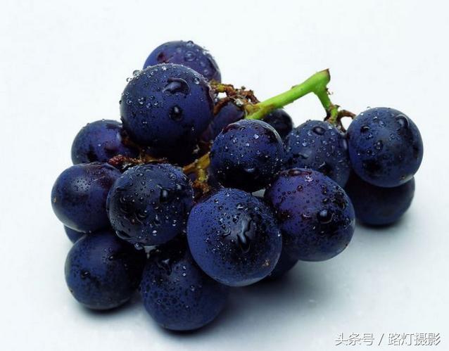 国内5块钱一斤都嫌贵，日本一颗葡萄就要卖79元？中国游客醒醒！