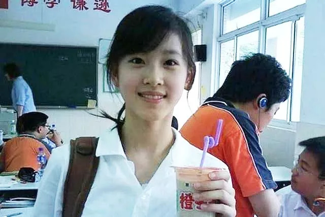 如何评价章泽天的,章泽天到底有多清醒