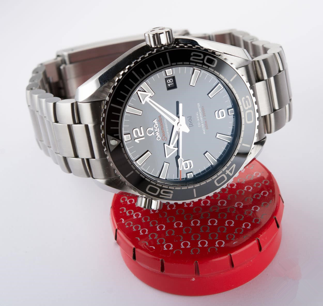 欧米茄海马和黑水鬼,欧米茄海马vs劳力士潜航者