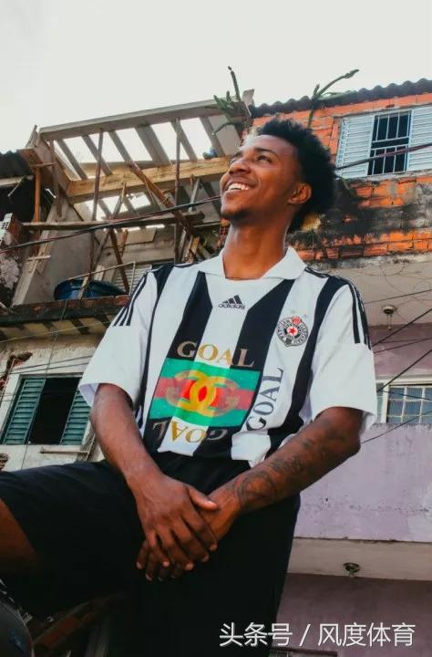 怎样穿球衣才不会怪怪的,怎么穿球衣不露腋下