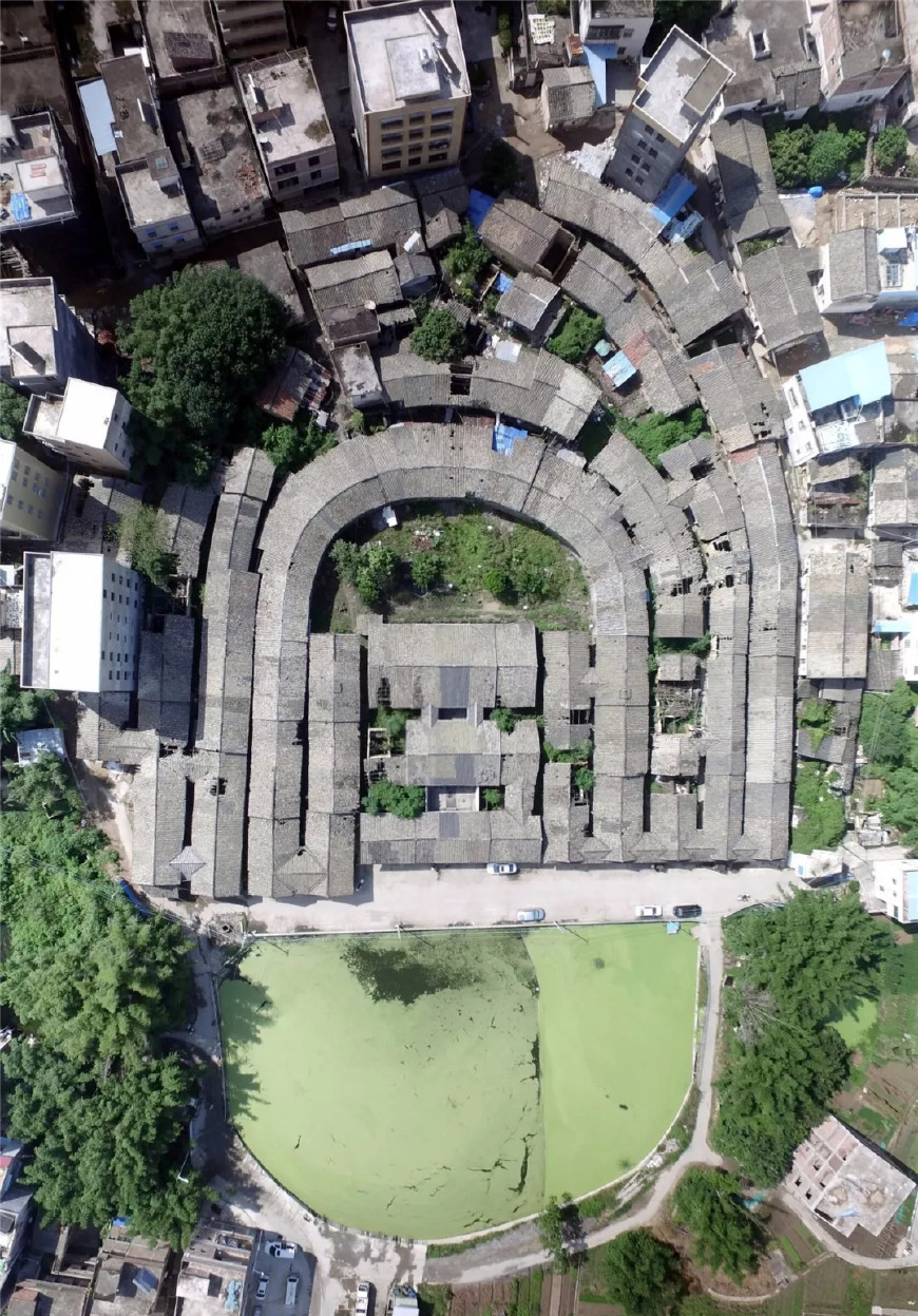 梅州客家围龙屋600年的历史,梅州客家围龙屋最有特色