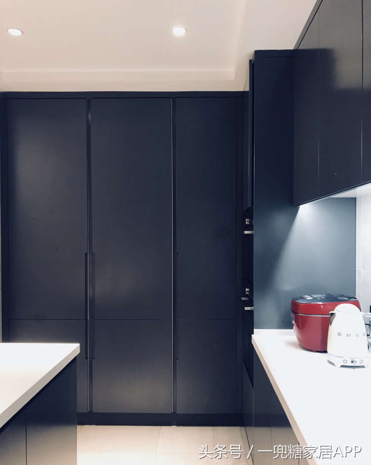 为了2个娃,我183㎡的家,没一个凸出来的柜门把手