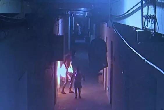 着火救人正确方式,发生火灾的抢救步骤