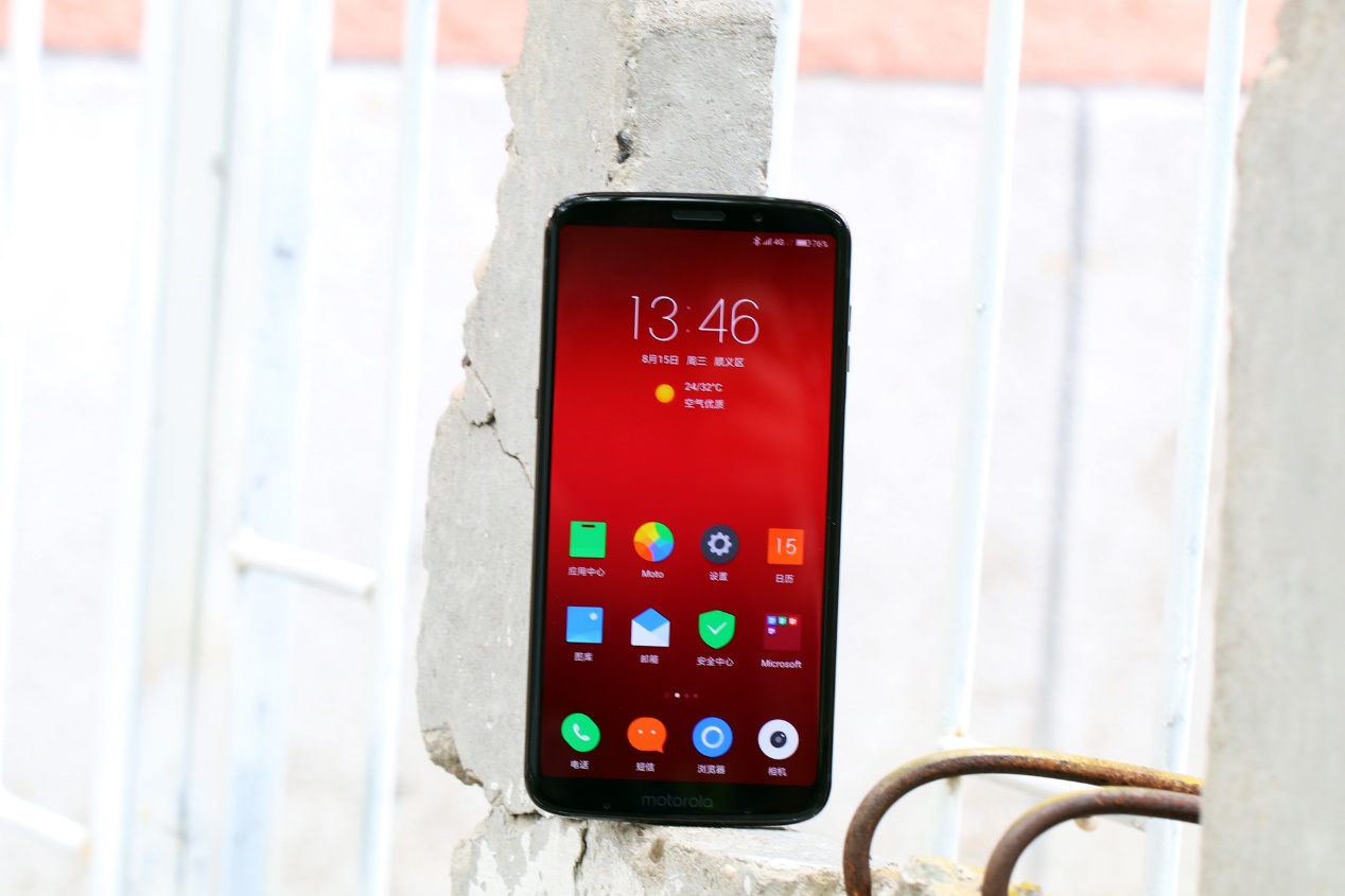 华为p20和vivoz3哪个好,华为p30与摩托罗拉s30对比