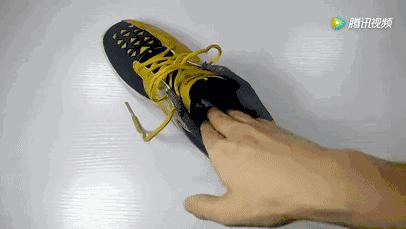 鞋穿久了脚臭怎么解决,洗完鞋后鞋子有臭味怎么永久去除