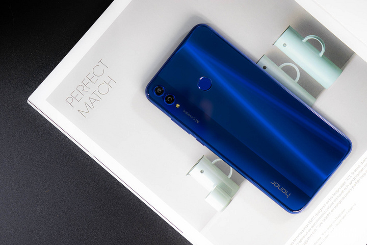 荣耀8x下巴宽度实测,荣耀8x手机技术参数