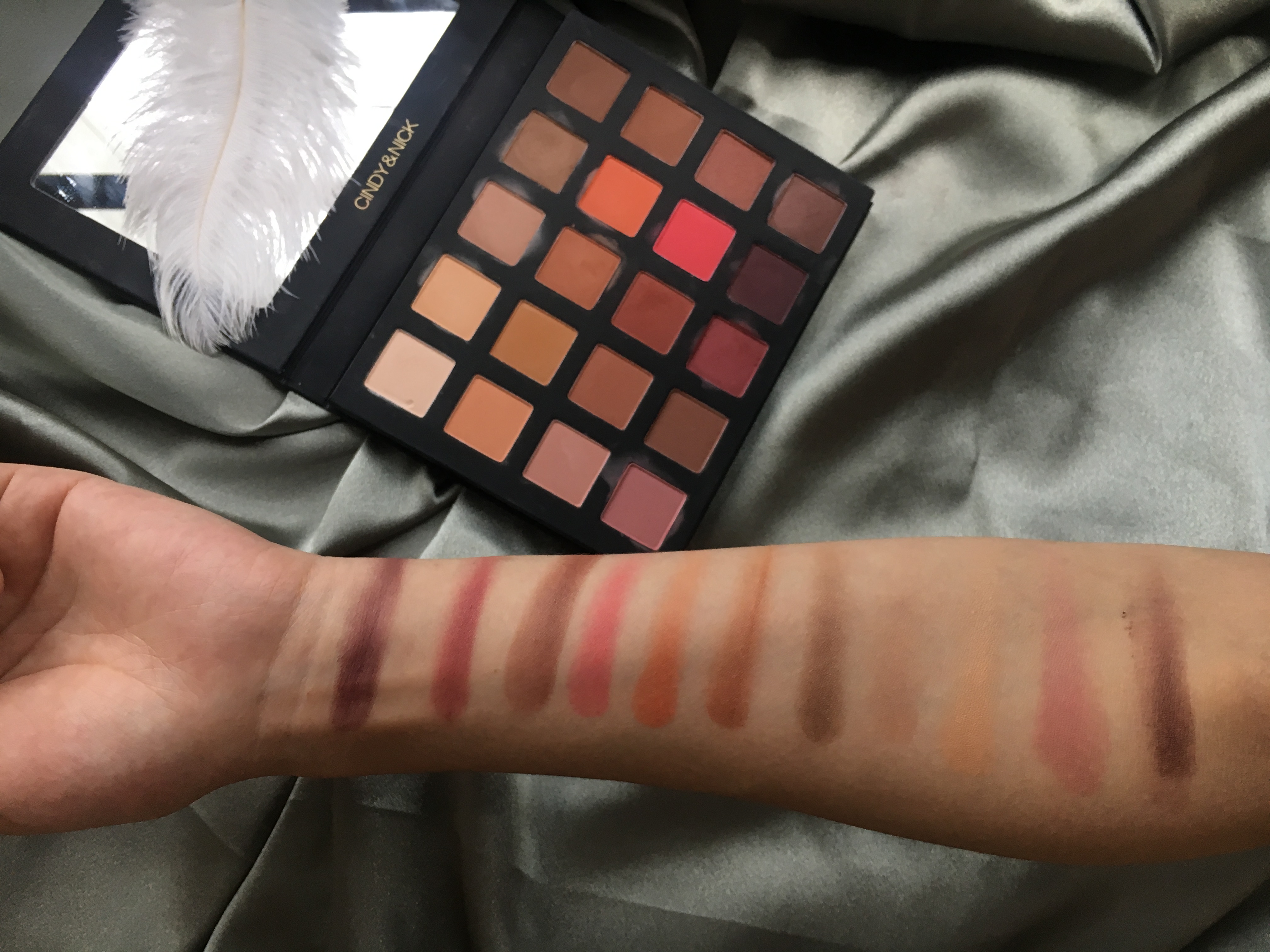 什么大牌的哑光眼影最好用,眼影排名第一名国货哑光系列