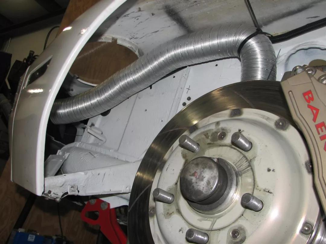 刹不住车了怎么办,刹不住车了怎么解决