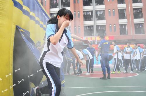 空袭来了如何躲藏,空袭警报来了这该怎么办