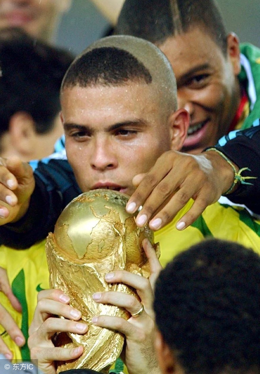 传奇巨星罗纳尔迪尼奥,绝对巨星外星人罗纳尔多