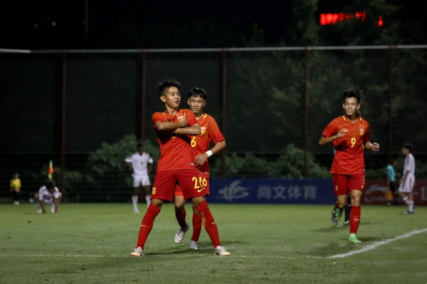 中国男足u19击败沙特,国足vs韩国u19夺冠照片