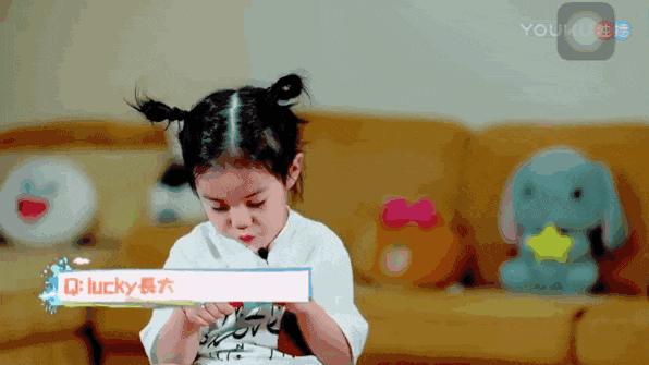 女儿太爱美家长如何正确引导,叛逆的女儿爱臭美如何引导