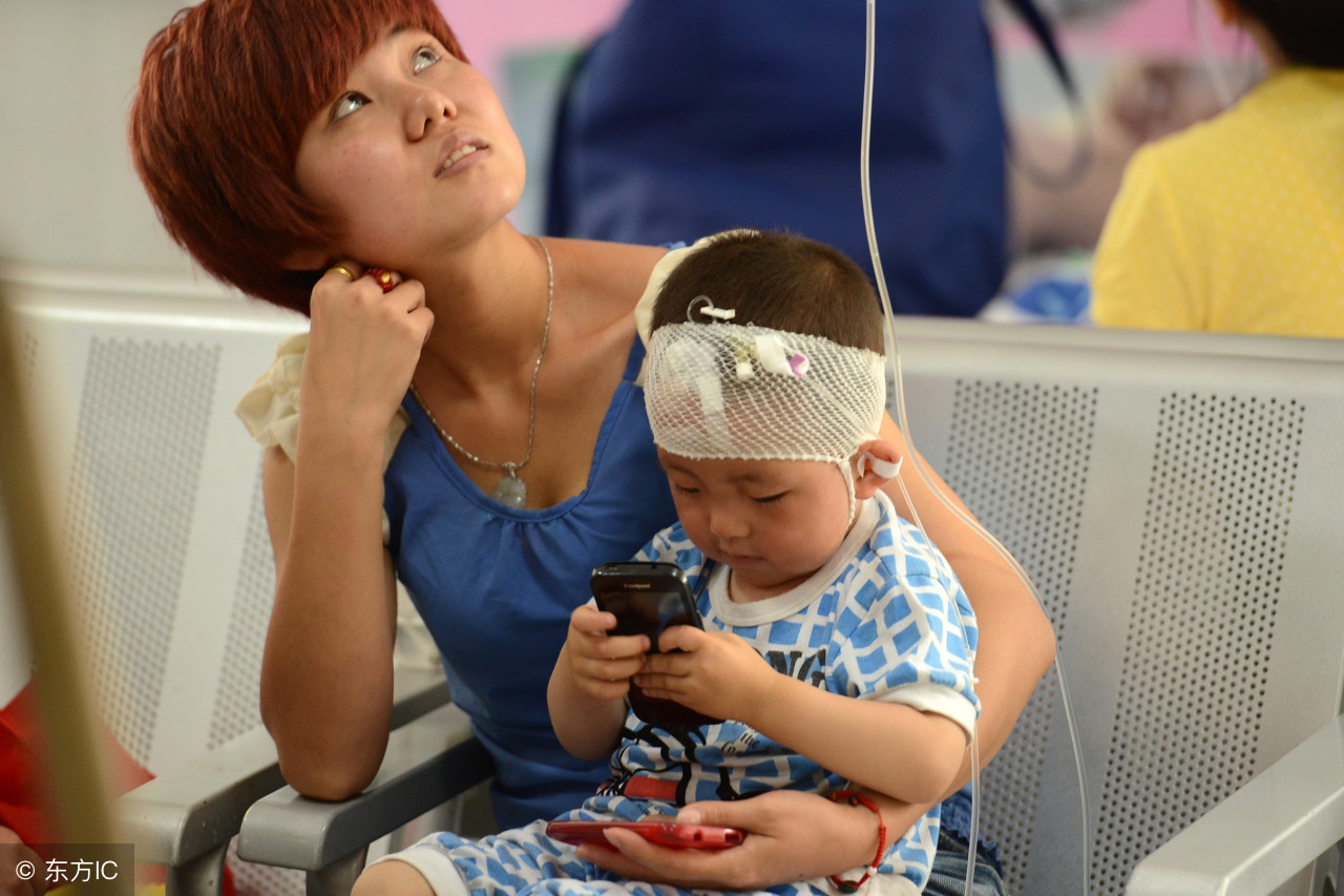 小宝贝发高烧抽筋怎么弄,小孩发高烧抽筋怎么回事